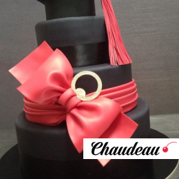 Торт на выпускной «Успехов во взрослой жизни» на заказ